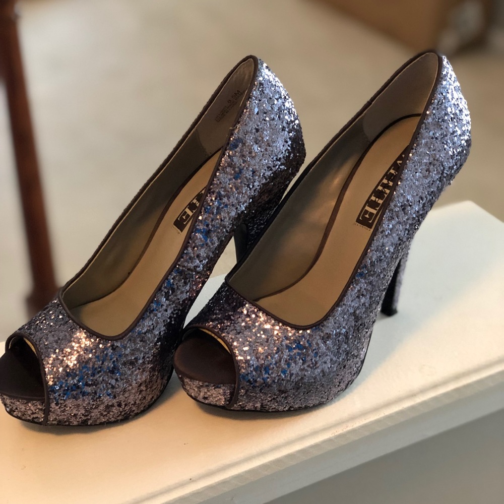 Vera Wang glitter pumps 8.5
